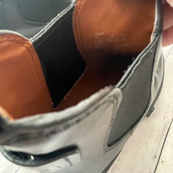 NWT COACH
Lyden Leather Chelsea Booties - Picture 11 of 12